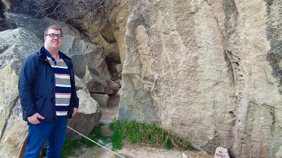 4-hr Gobustan & Mud Volcanoes Tour (Tickets Included) - Key points at a glance