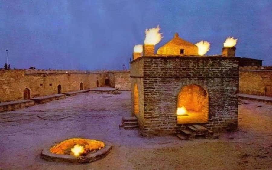 Ateshgah Fire temple and Burning mountain tour - Five things to know before you book