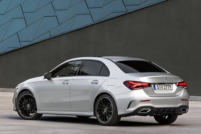 Baku Airport Transfer - Who will get the most from this Baku transfer