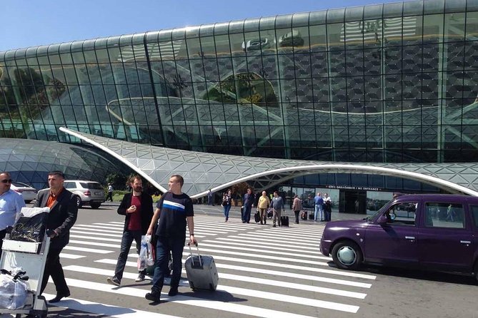 Baku Airport Transfer - A delayed flight at 2:00 a.m. and the value of 24/7 service