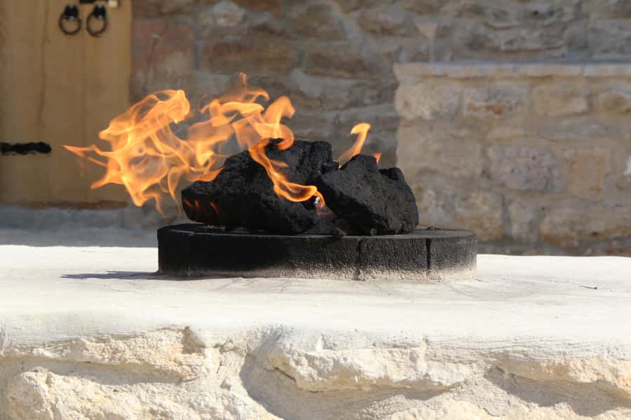 Baku: Burning Mountain & Zorastrian Temple Private Tour - Why Azerbaijan’s fire country is worth your morning
