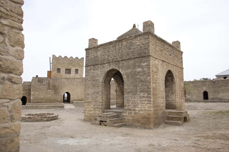 Baku: Burning Mountain & Zorastrian Temple Private Tour - Yanar Dag, where the hillside burns