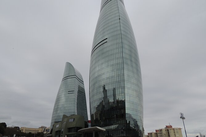 Baku City Tour by Car - The miniature books collection
