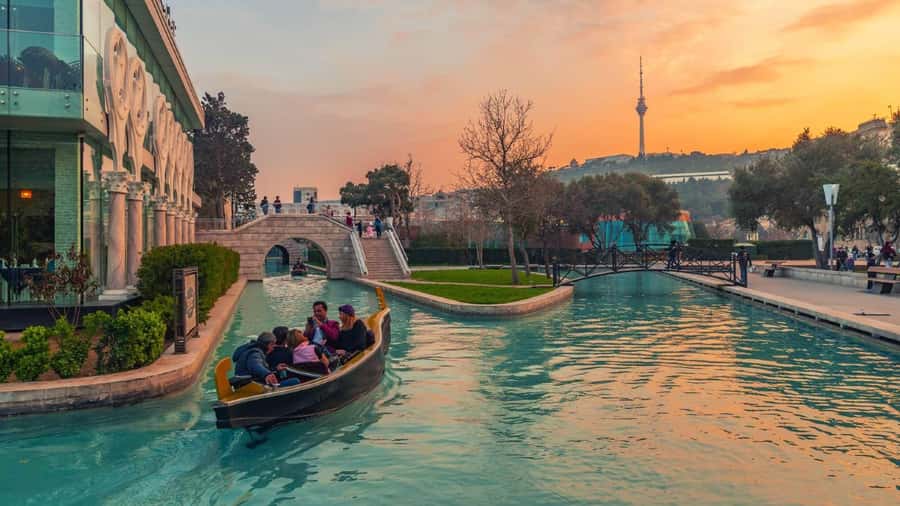 Baku City Tour: Explore the Heart of Azerbaijan - Deniz Mall and Baku’s modern side