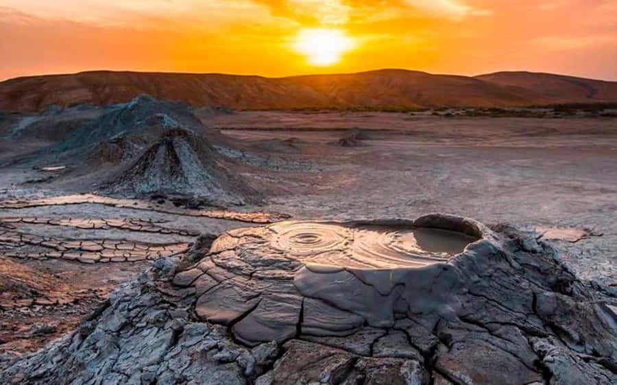 Baku: Gobustan & Absheron Group Tour + Lunch & Tickets inc - Getting close to Azerbaijan’s mud volcanoes