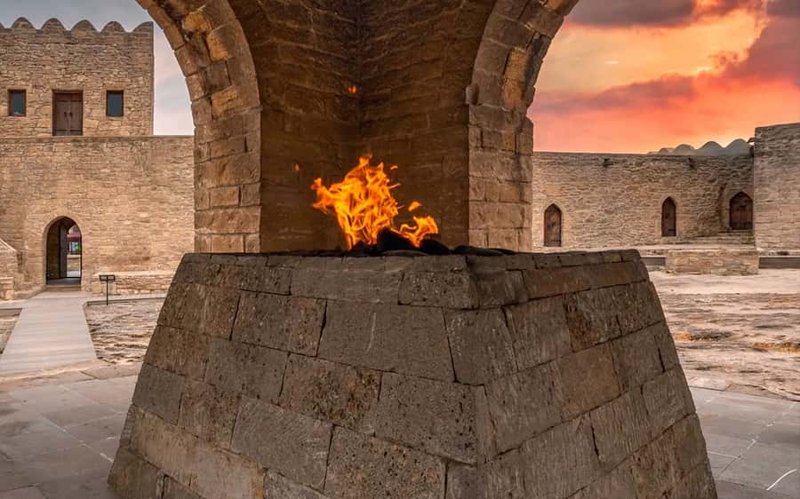 Baku: Gobustan & Absheron Group Tour + Lunch & Tickets inc - Gobustan’s prehistoric carvings and open-air rocks