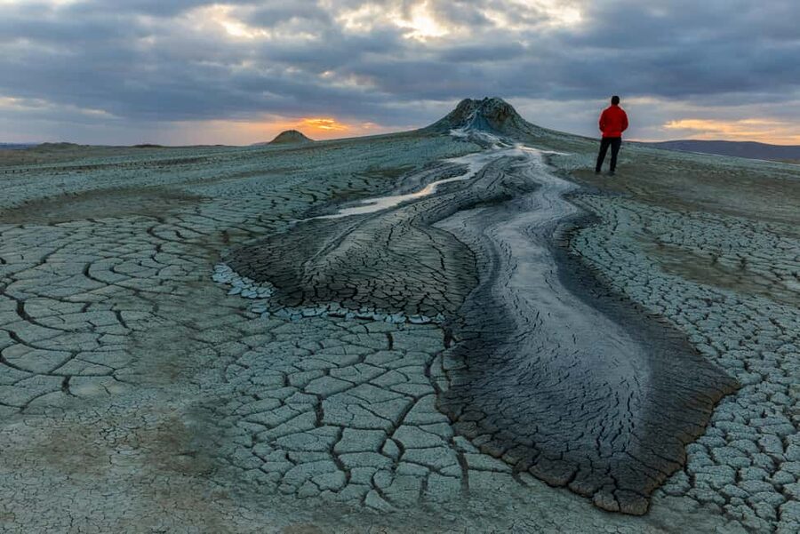Baku: Gobustan and Absheron Adventure Tour - Ateshgah explains the Land of Fire