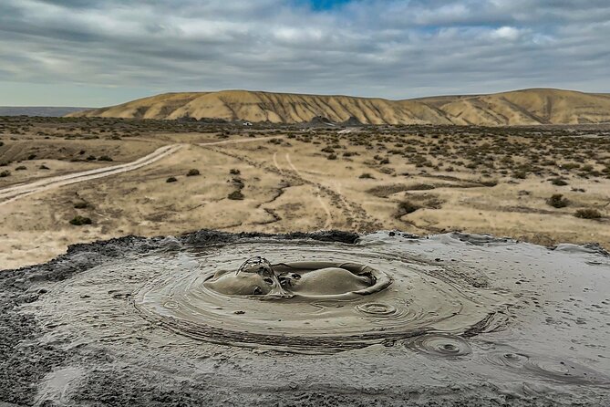 Baku: Gobustan, Mud Volcano, Fire Temple & Burning Mountain - Lunch in Baku, with the bill still open