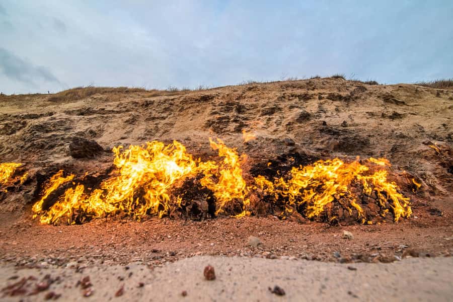 Baku: Gobustan, Mud Volcanoes & Absheron (Group or Private) - Yanardag: a hillside that burns from underground gas