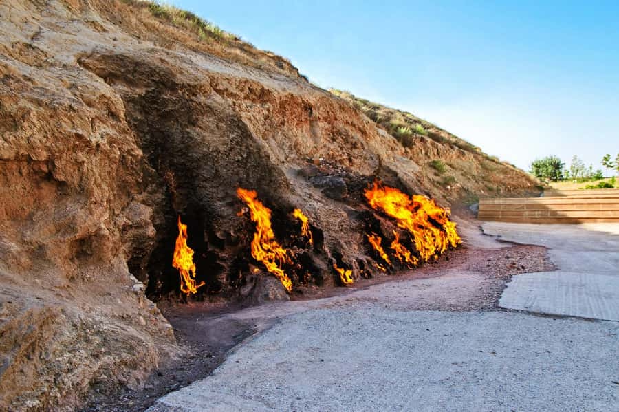 Baku: Gobustan, Mud Volcanoes & Absheron (Group or Private) - Who will get the most from this $65 tour?