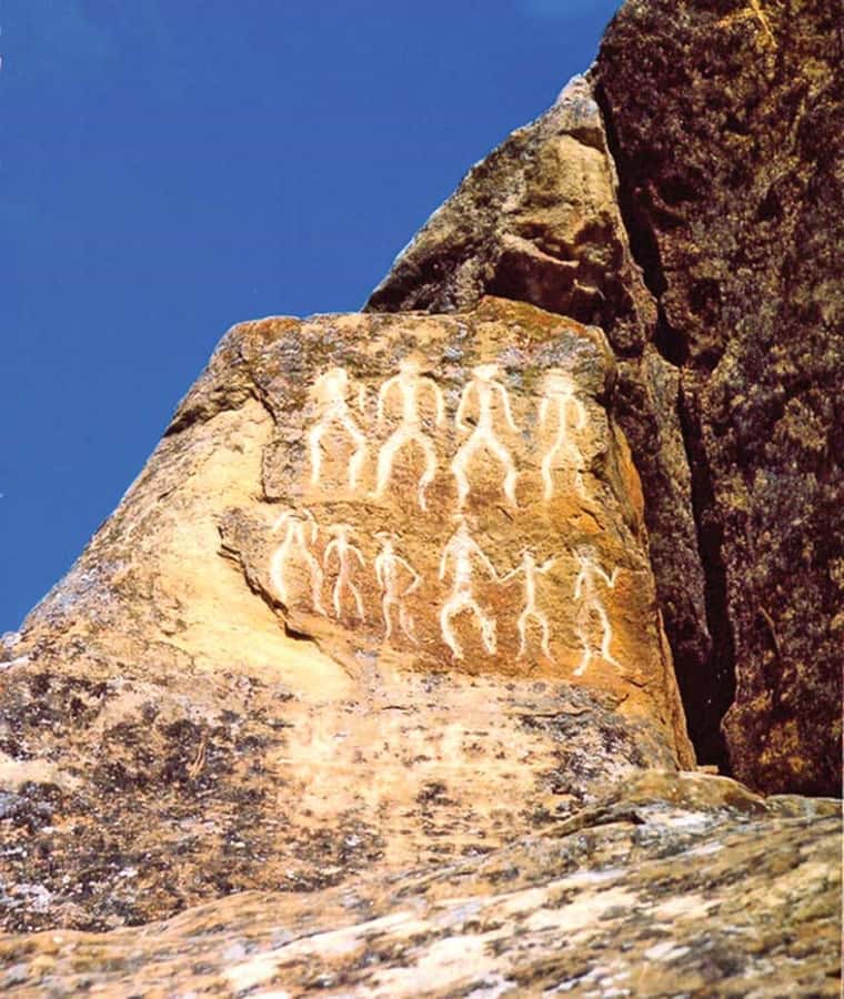 Baku:Gobustan Mud Volcanoes Temple & Entry tickets included - Gobustan Rock Art makes the ancient past feel close