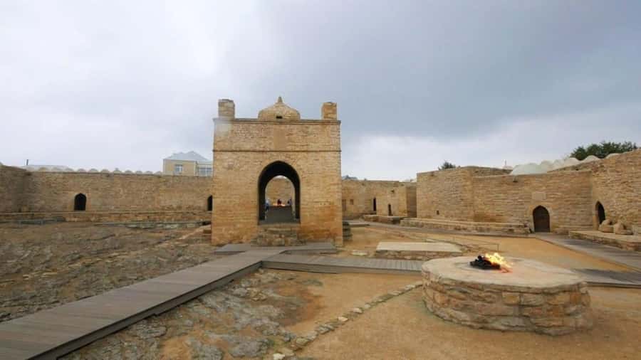Baku:Gobustan Mud Volcanoes Temple & Entry tickets included - Ateshgah Fire Temple explains the meaning of fire