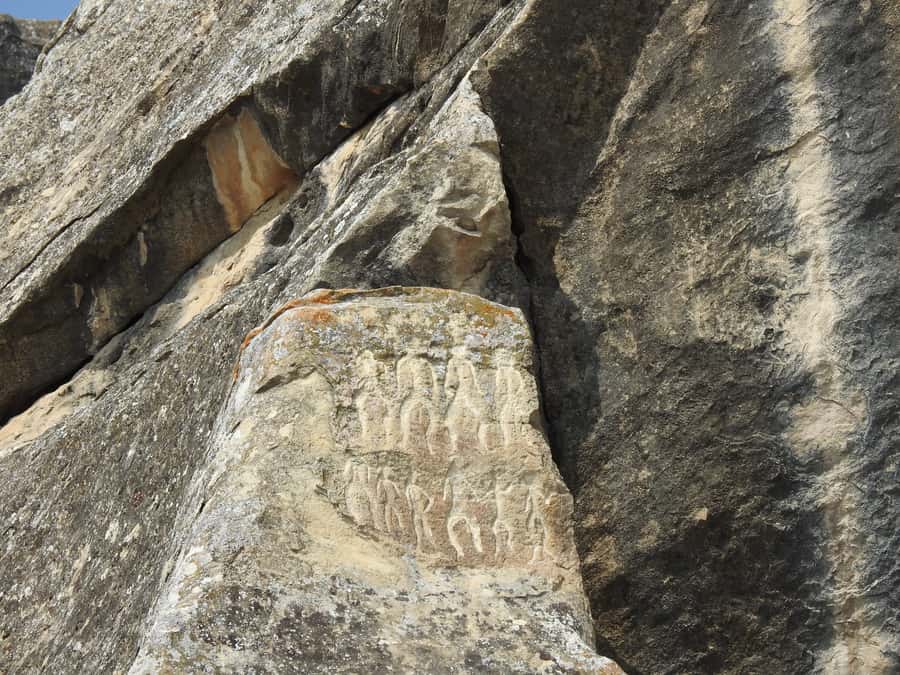 Baku: Gobustan, Volcanoes, Fire Temple and Yanardag Day Trip - Key points to know before booking