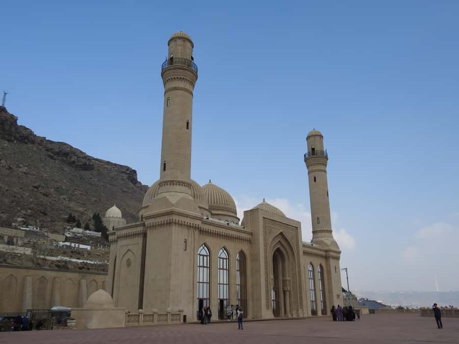 Baku: Gobustan, Volcanoes, Fire Temple and Yanardag Day Trip - Ateshgah Temple and the old fire-worship tradition