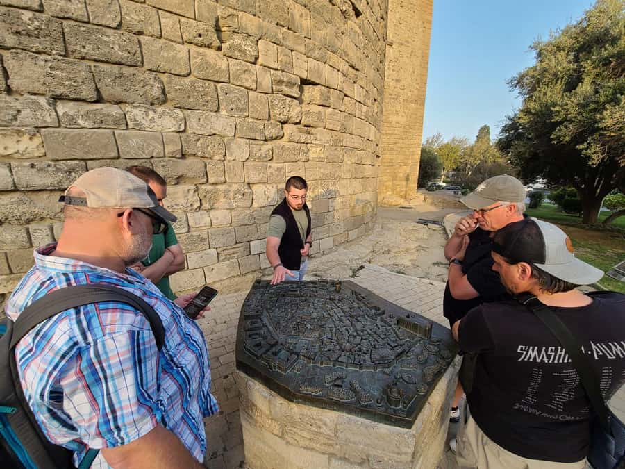 Baku: Historic and Modern Baku Tour ( Day & NIght Tour) - Why this short Baku tour works