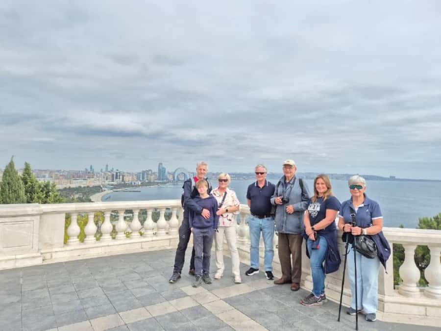Baku Historical and modern tour in 2-3 hours+FREE Night tour - Highland Park and the Flame Towers