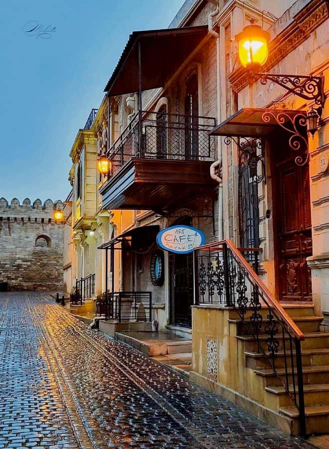 Baku: Light-Up Baku Walking Evening Tour - Upland Park and Baku’s best wide-angle view