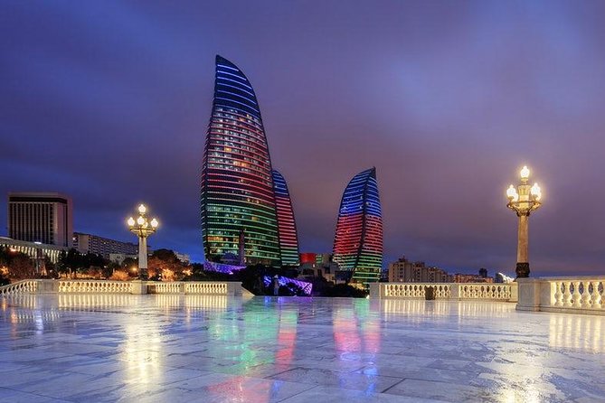 Baku Lights: the Night Tour illuminated by Baku lights - Along the boulevard to Little Venice