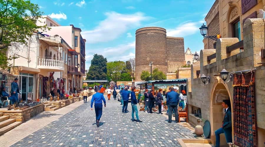 Baku: Night Panoramic Group Tour with Flame Towers 1 - The Alley of Martyrs and the meaning of the view