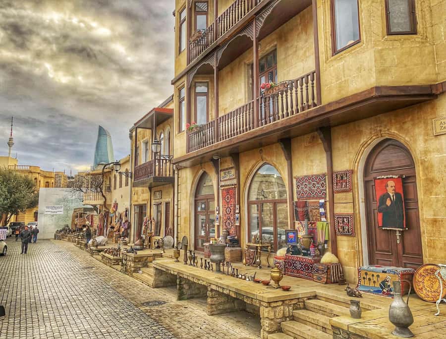 Baku Old Town Walking Tour - Why Baku Old Town works so well on foot