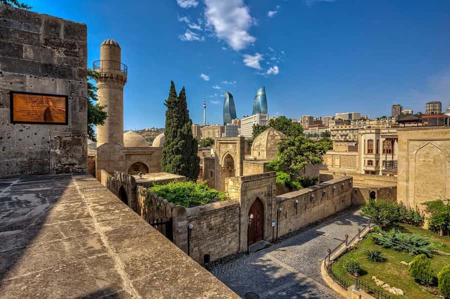 Baku Old Town Walking Tour - Starting at the Maiden Tower