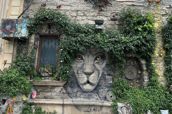 Baku's Ancient Heart - Legends, khans, and an underground bathhouse