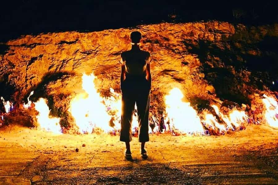 Baku: The Best 5 Sightseeing Spots Gobustan + Old City Tour - Ateshgah connects fire and faith