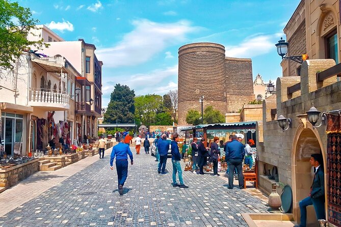 Baku Walking Tour (Old City) - How the guides shape the experience