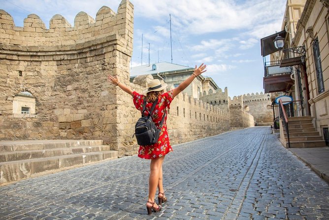 BAKU WALKING tour with the best STREET FOOD and DRINK tasting - Doner, drinks, and the value of everyday food