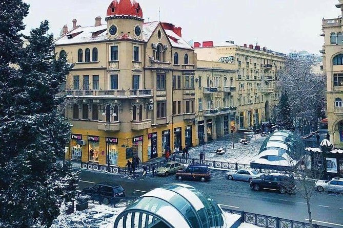 BAKU WALKING tour with the best STREET FOOD and DRINK tasting - Meeting at Icherisheher at noon