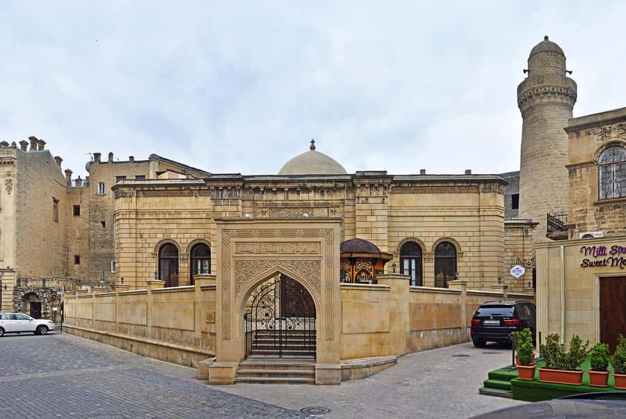 Best of Baku: 4-Hour City Tour Historic and Modern Landmarks - Key things to know before you book