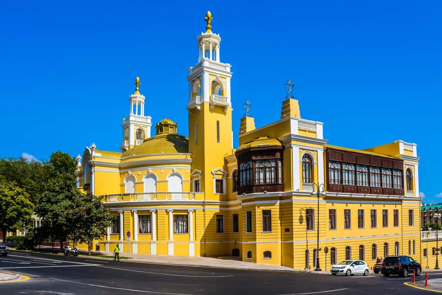 Best of Baku: 4-Hour City Tour Historic and Modern Landmarks - Carpet Museum and Baku Boulevard