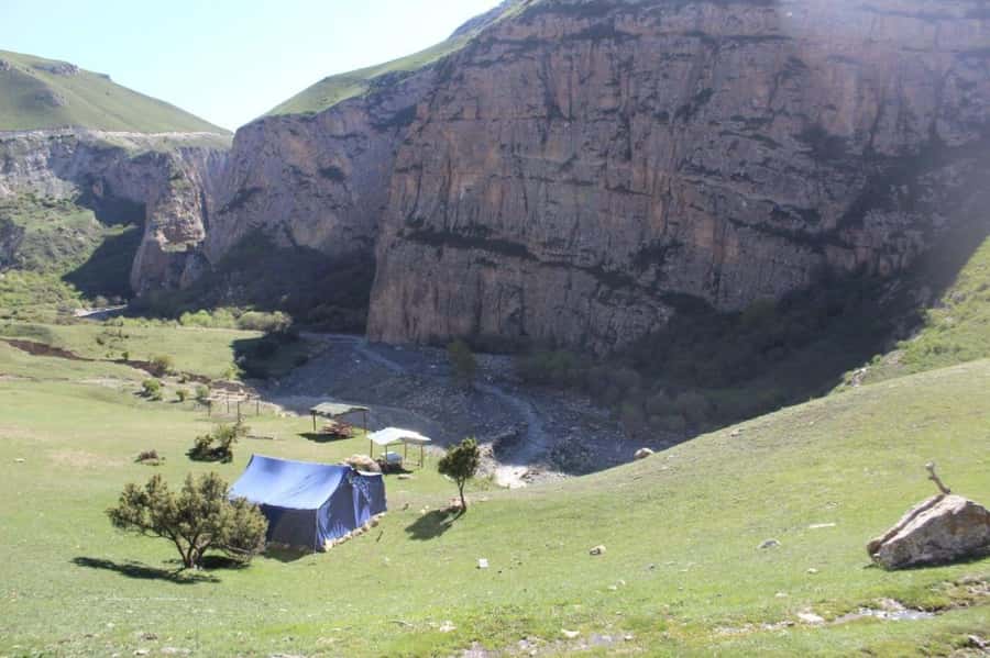 Candy Mountains - Guba - Khinaliq Guided Full Day Tour - Beshbarmaq Mountain and a Useful Photo Break
