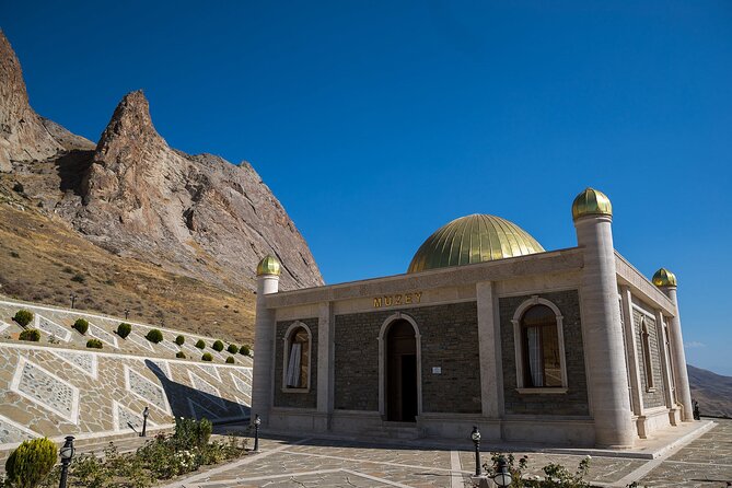Day Tour from Nakhchivan to Alinja Castle, Ashabi Kahf and Khanegah Tomb - What this Nakhchivan tour actually covers