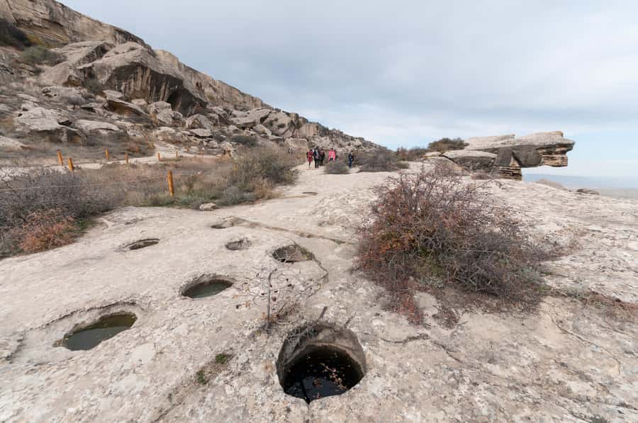 From Baku: Gobustan, Mud Volcanoes & Mosque Private Tour - Bibi-Heybat Mosque and a modern reconstruction