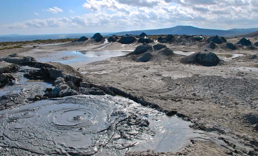 From Baku: Gobustan, Mud Volcanoes & Mosque Private Tour - Gobustan: reading Azerbaijan’s Stone Age record