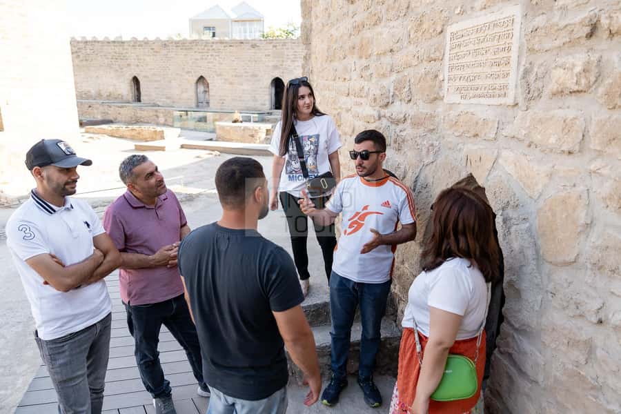 From Bakü: Sightseeing - Ateshgah - Yanardag - Gobustan - Why this route works from Baku