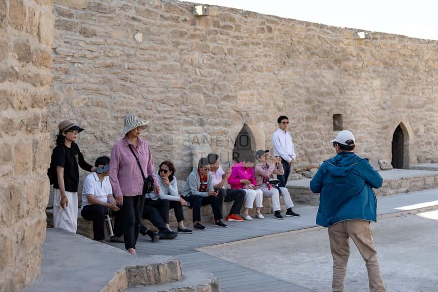 From Bakü: Sightseeing - Ateshgah - Yanardag - Gobustan - Guide quality can shape the entire day