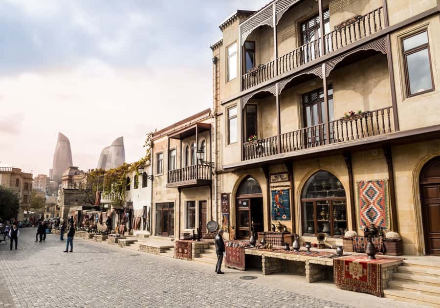 Full-Day City Tour of Baku with Azerbaijani Lunch - Yanardag, the hillside that keeps burning