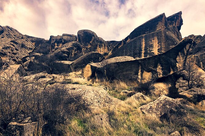 Gobustan Rock Art and Mud volcanoes PRIVATE TOUR - Guides, vehicles, and the private format
