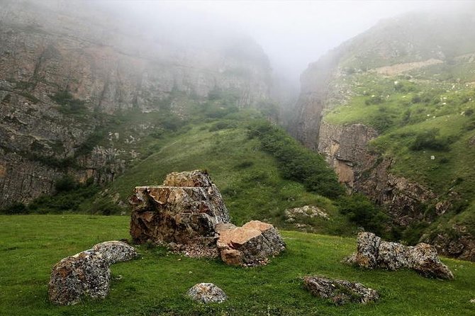 Guba and Khinaligh Private Tour - Beshbarmaq Mountain and Its Local Customs