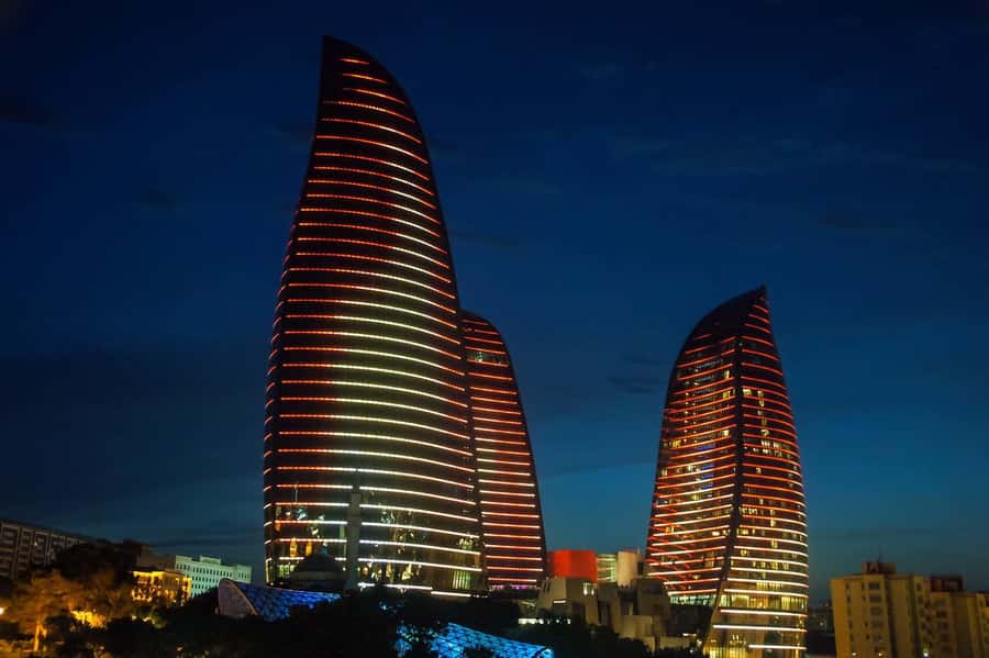 Night Lights of Baku: Guided Tour - Martyrs’ Lane and the Turkish Mosque