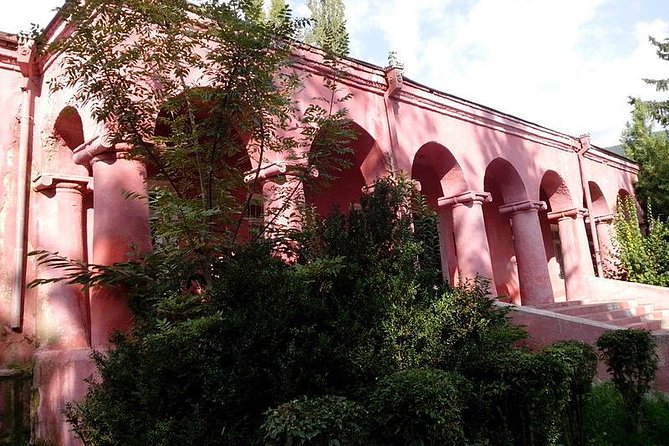 Private Sheki Tour - Walking through Sheki’s Karvansaray complex