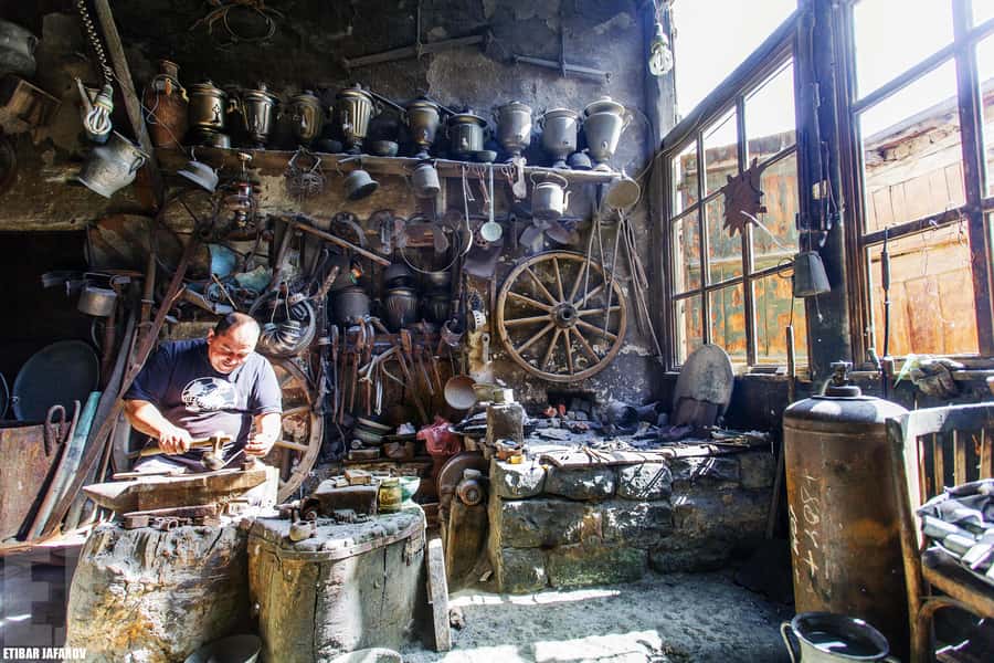 Private Tour to Shemakhi & Lahij From Baku - Shamakhi’s Juma Mosque and old memorials