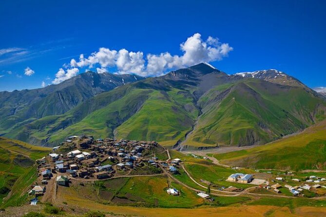 Shared Candy Mountain Tour from Guba - Guides, vehicles, and group size