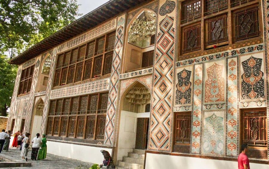 Sheki group Tour from Baku with guide - Reading the Karvansaray as a Silk Road stop